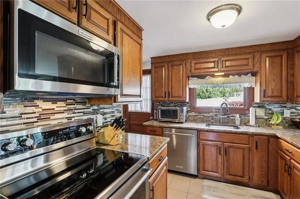 269 Glen Hills Drive Cranston RI 02920