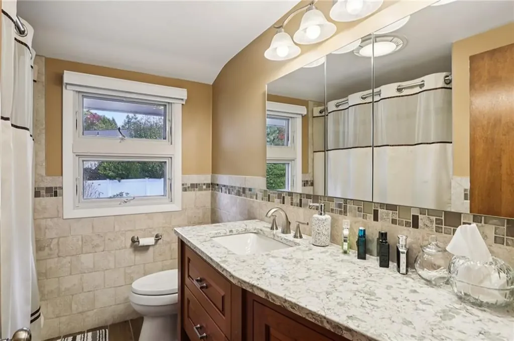 269 Glen Hills Drive Cranston RI 02920