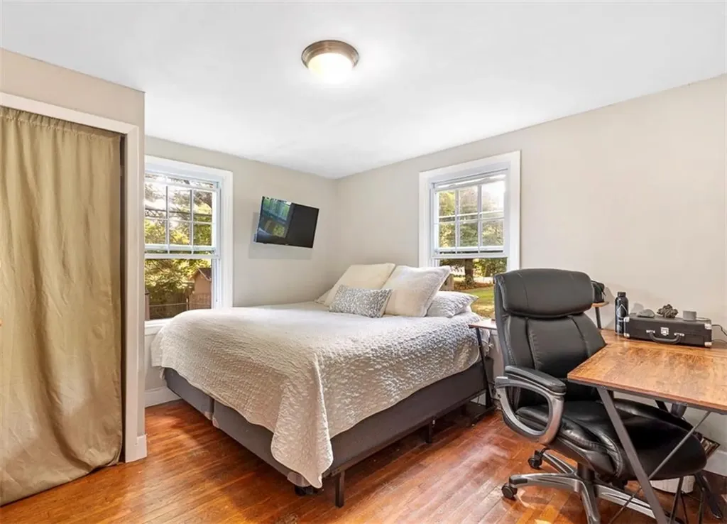 3 Kenmore Court Barrington RI 02806