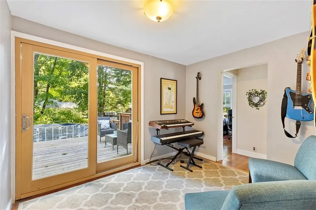 3 Kenmore Court Barrington RI 02806
