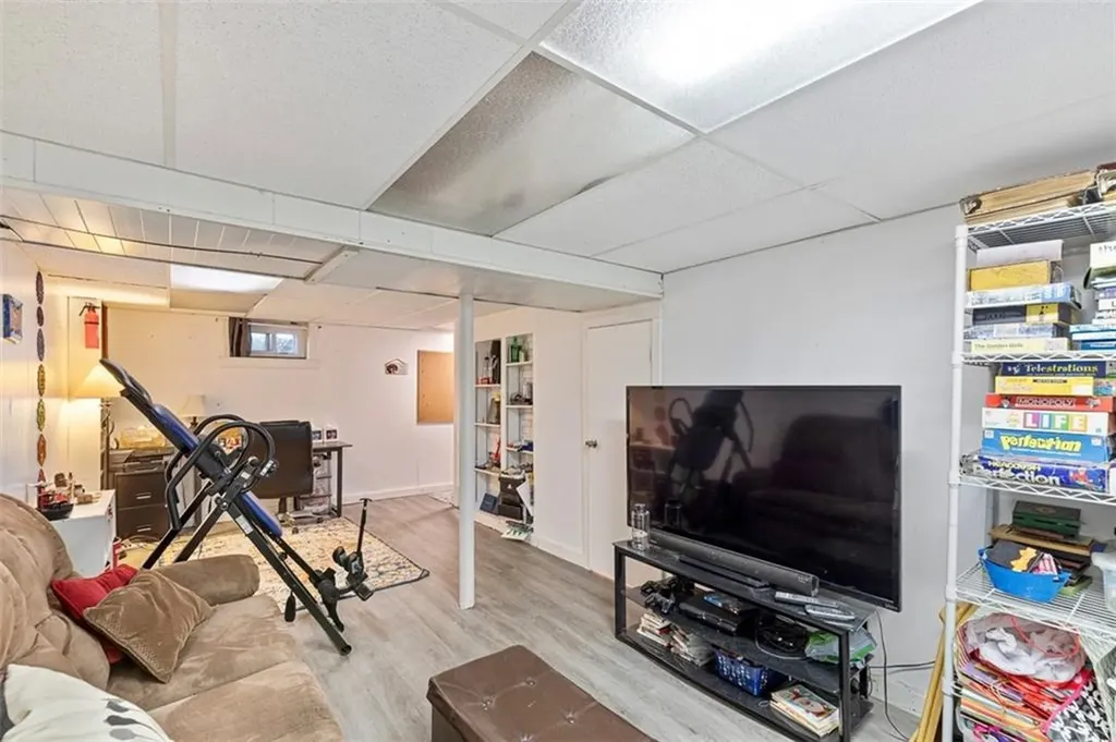 3 Kenmore Court Barrington RI 02806