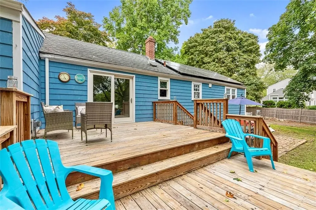 3 Kenmore Court Barrington RI 02806
