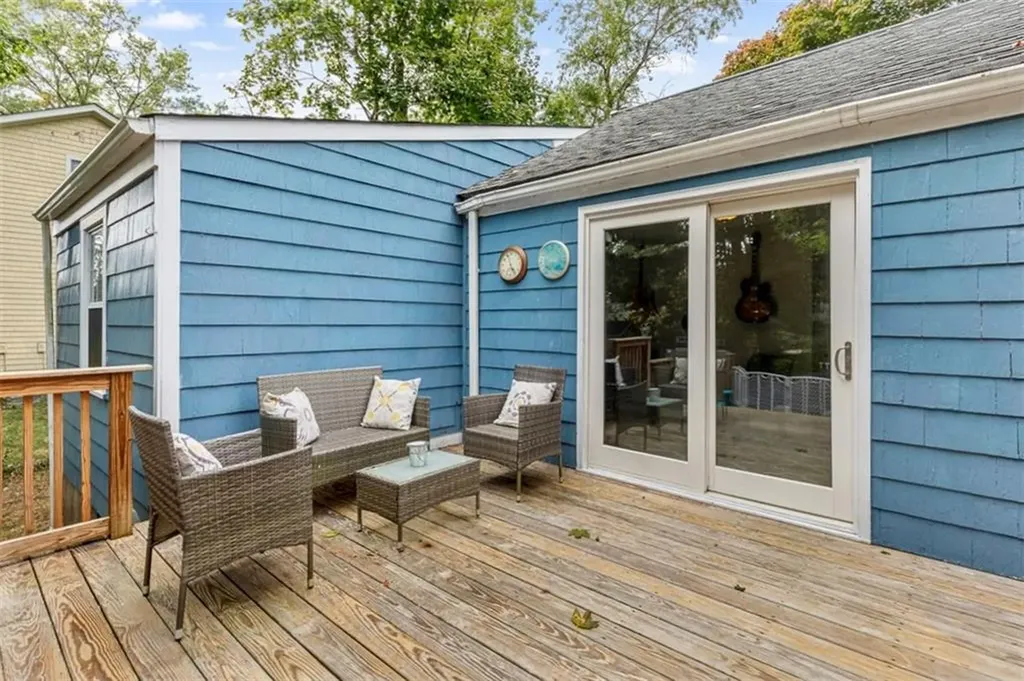 3 Kenmore Court Barrington RI 02806
