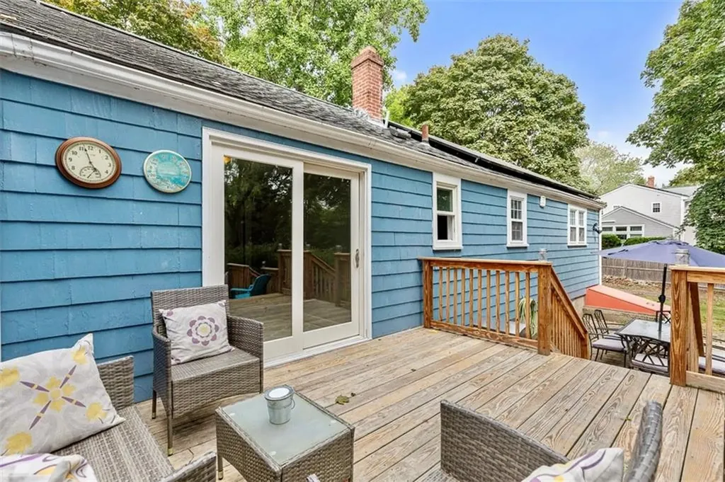 3 Kenmore Court Barrington RI 02806