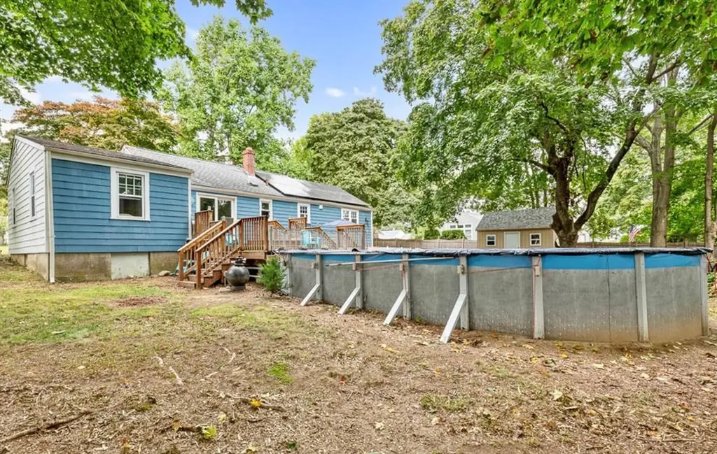 3 Kenmore Court Barrington RI 02806