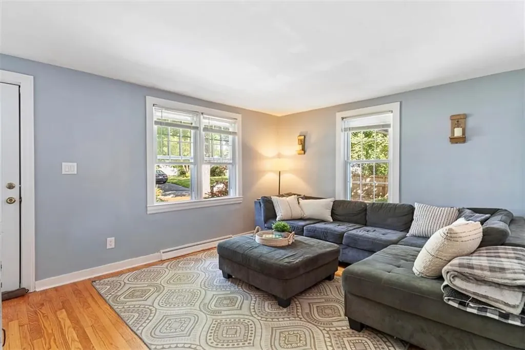 3 Kenmore Court Barrington RI 02806