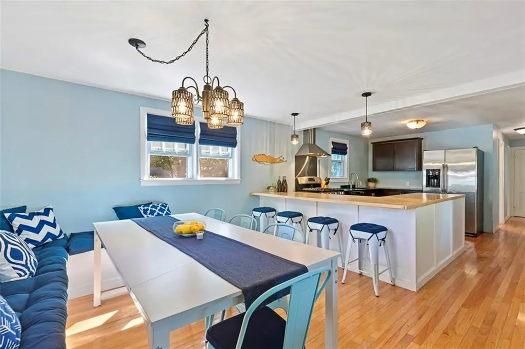 3 Kenmore Court Barrington RI 02806