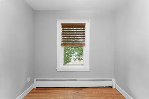 692 Hope Street Bristol RI 02809