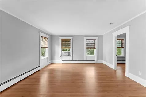 692 Hope Street Bristol RI 02809