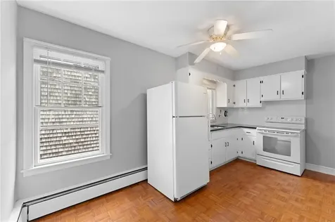 692 Hope Street Bristol RI 02809