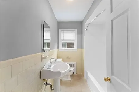 692 Hope Street Bristol RI 02809