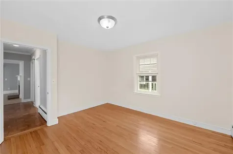 692 Hope Street Bristol RI 02809
