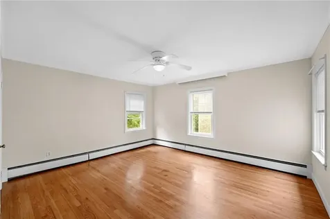 692 Hope Street Bristol RI 02809
