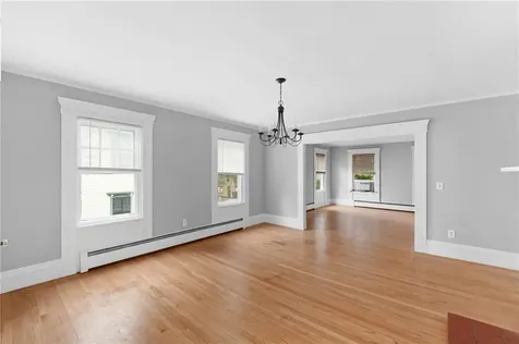692 Hope Street Bristol RI 02809