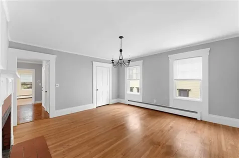 692 Hope Street Bristol RI 02809