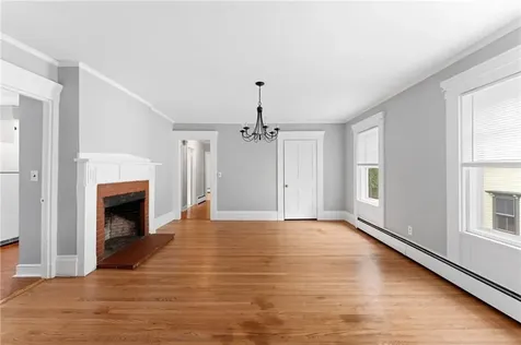 692 Hope Street Bristol RI 02809