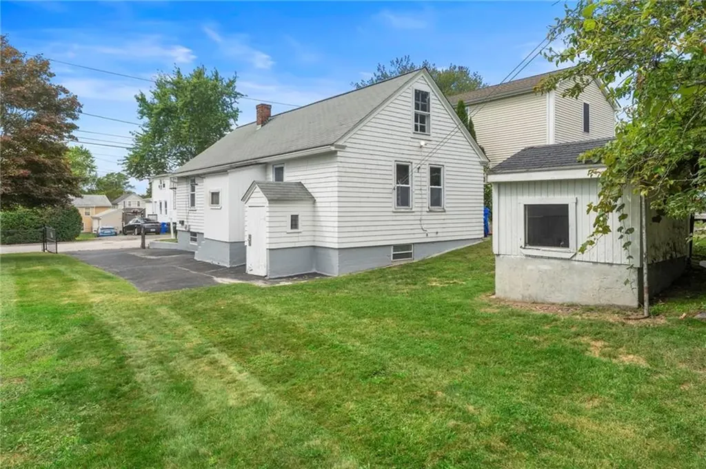 22 Goulart Avenue Bristol RI 02809