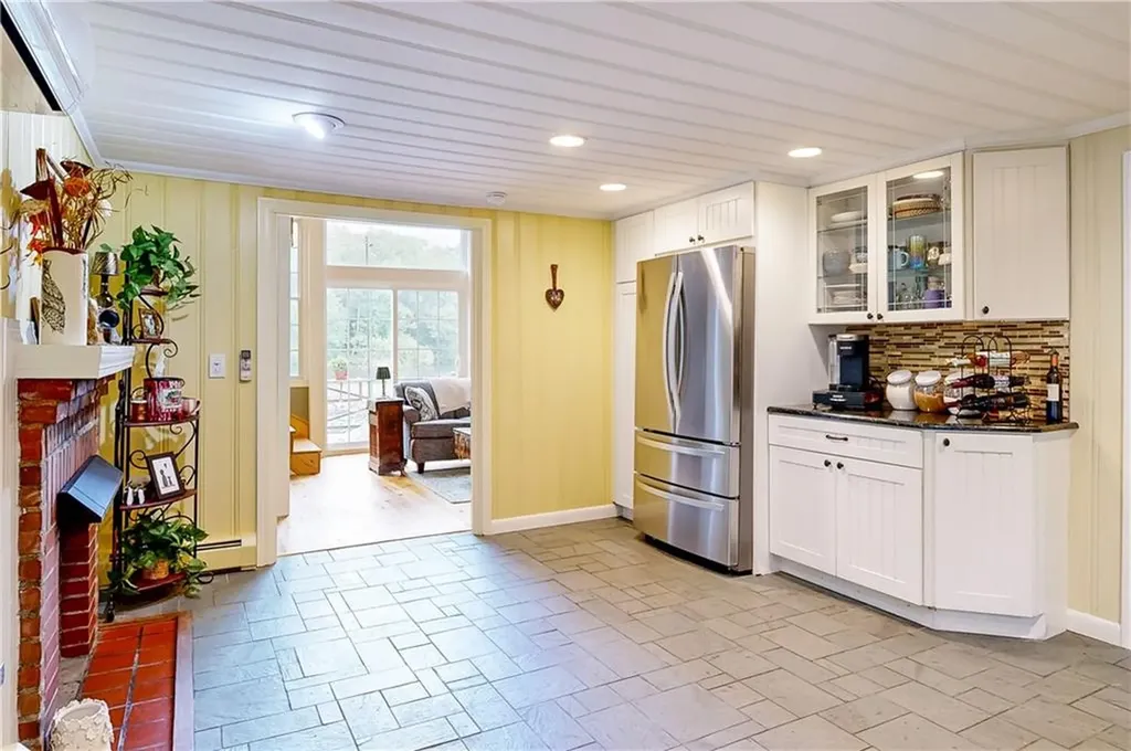 16 Ruff Stone Road Smithfield RI 02828