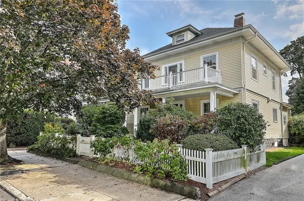 24 Belmont Street Pawtucket RI 02860