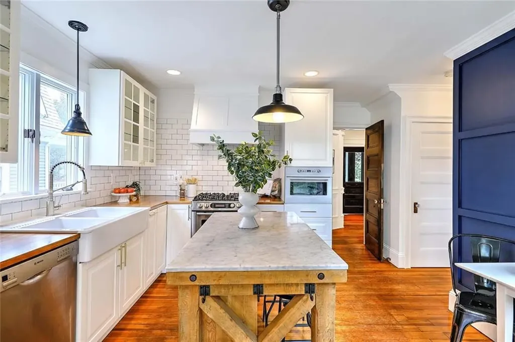 24 Belmont Street Pawtucket RI 02860