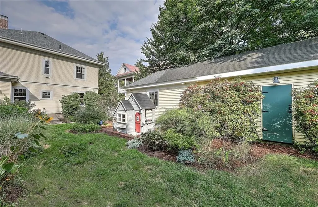 24 Belmont Street Pawtucket RI 02860