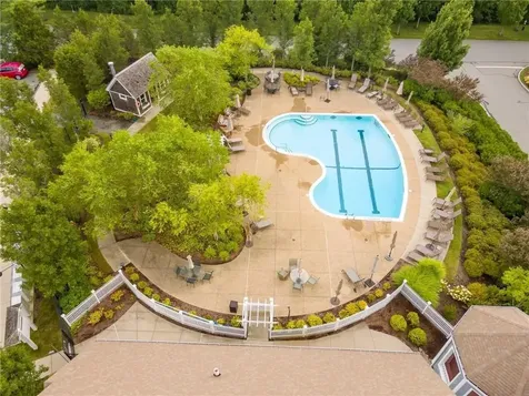 83 Waters Edge Street Tiverton RI 02878