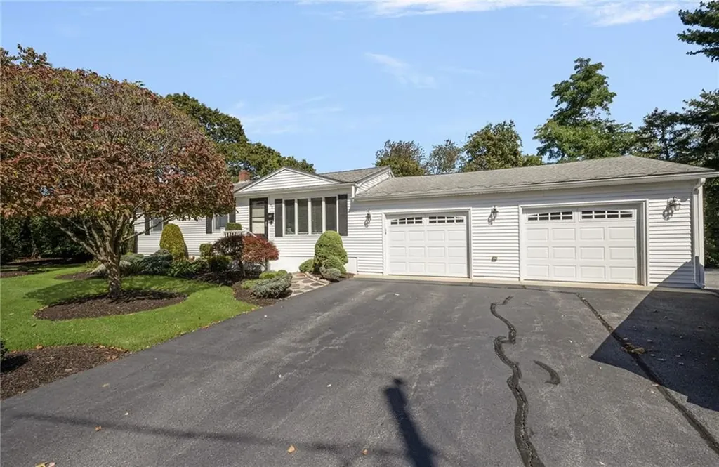 40 Quail Hollow Road Cranston RI 02920