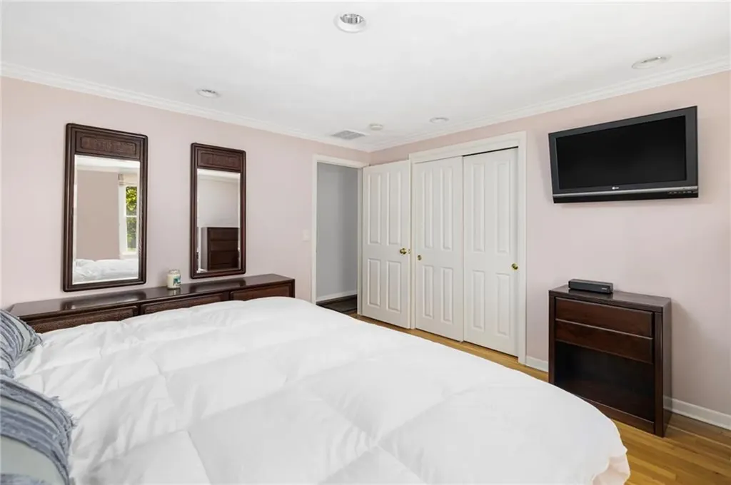 40 Quail Hollow Road Cranston RI 02920