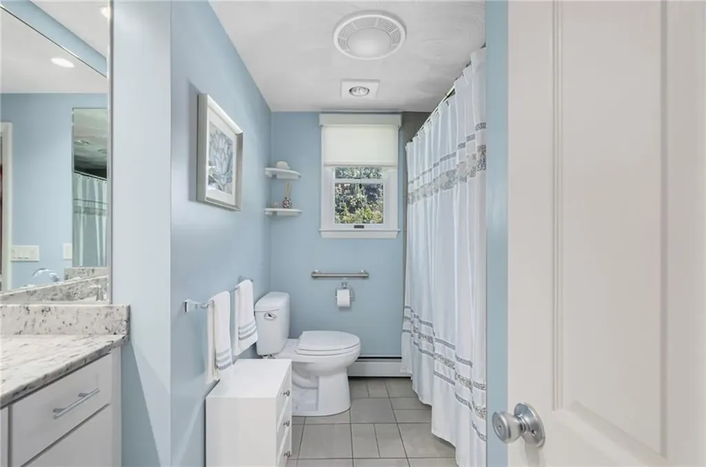 40 Quail Hollow Road Cranston RI 02920