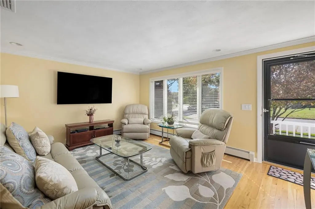 40 Quail Hollow Road Cranston RI 02920