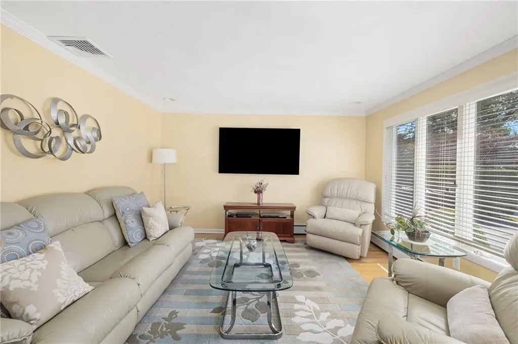 40 Quail Hollow Road Cranston RI 02920