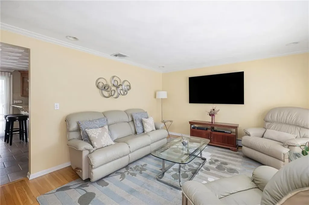 40 Quail Hollow Road Cranston RI 02920