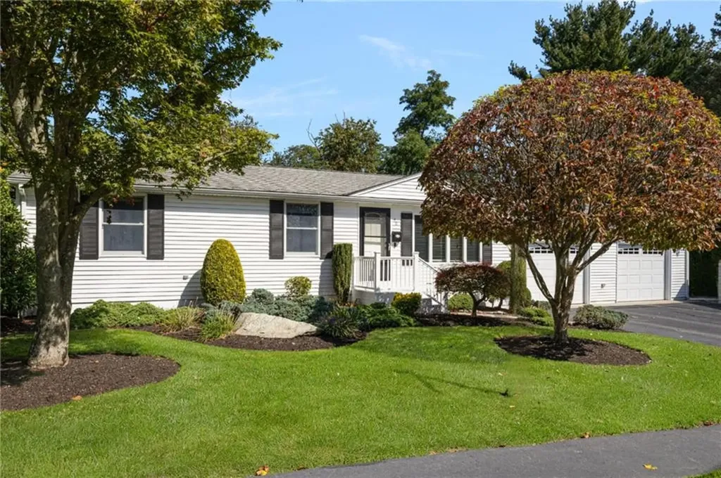 40 Quail Hollow Road Cranston RI 02920