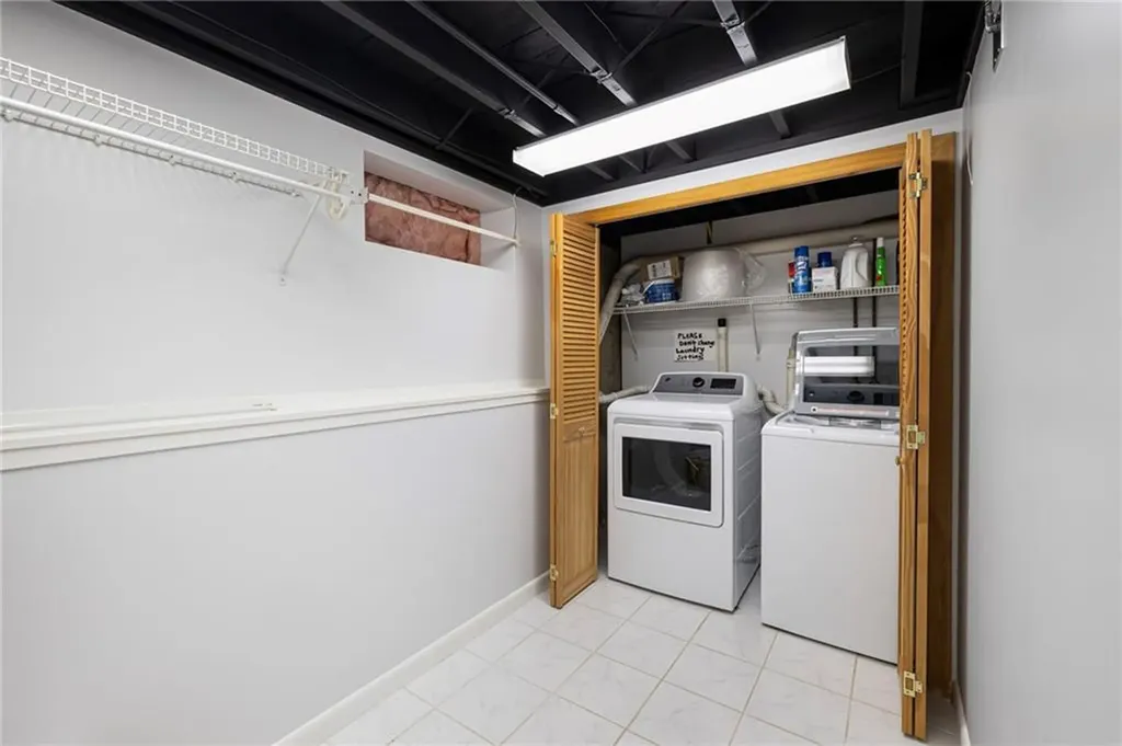 40 Quail Hollow Road Cranston RI 02920