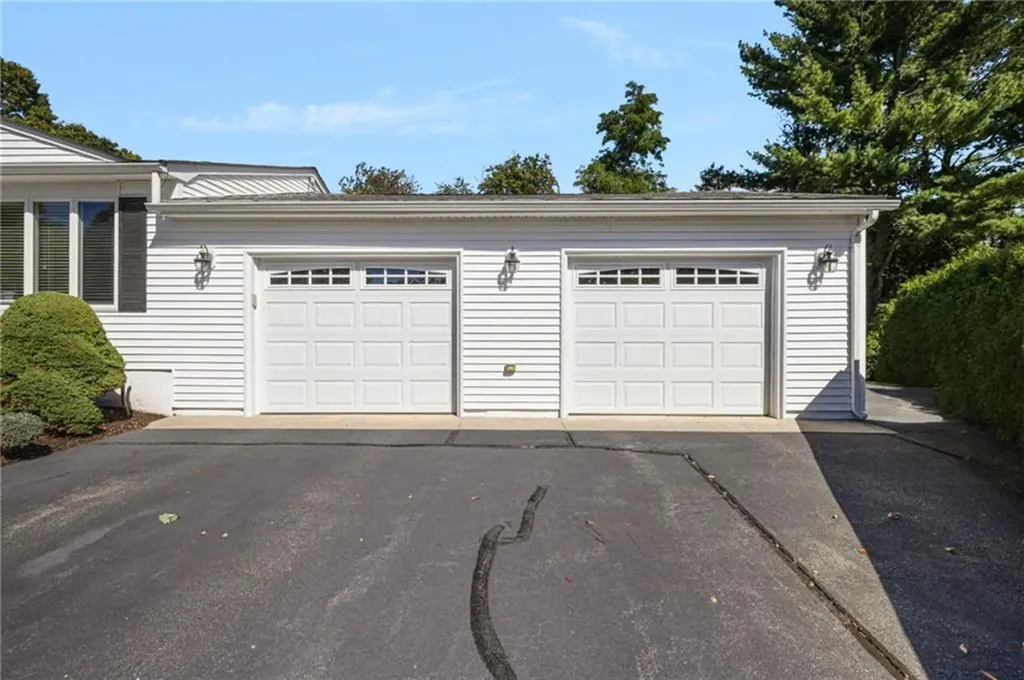 40 Quail Hollow Road Cranston RI 02920