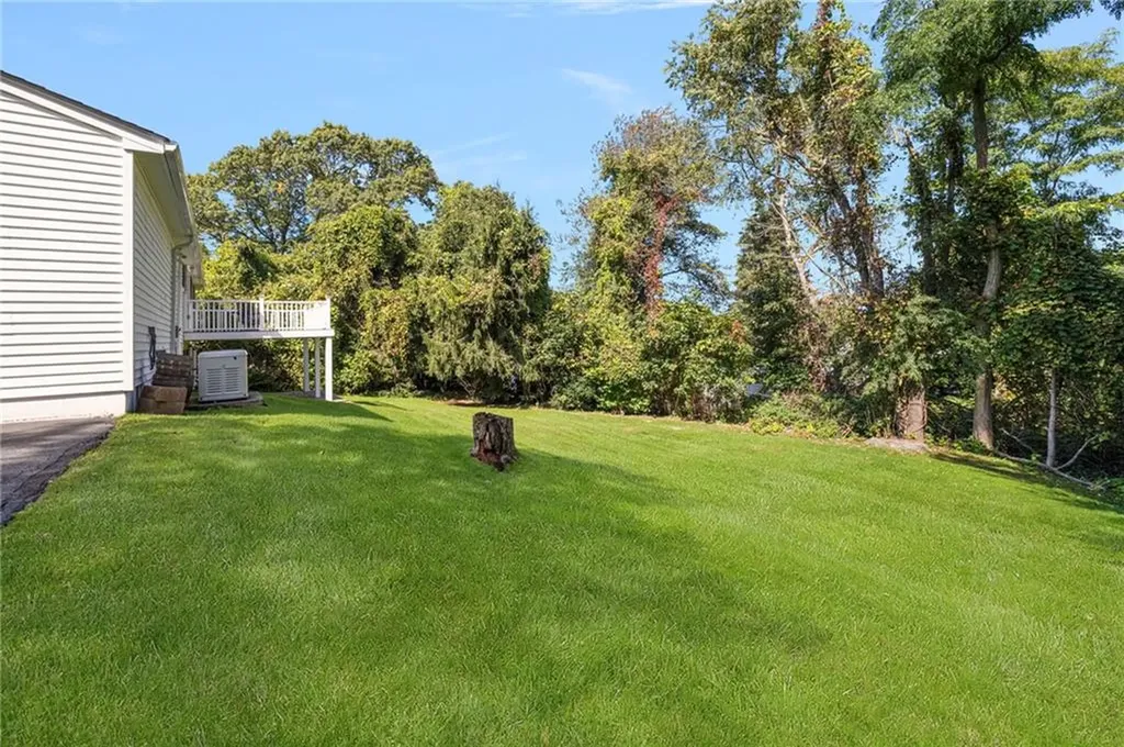 40 Quail Hollow Road Cranston RI 02920
