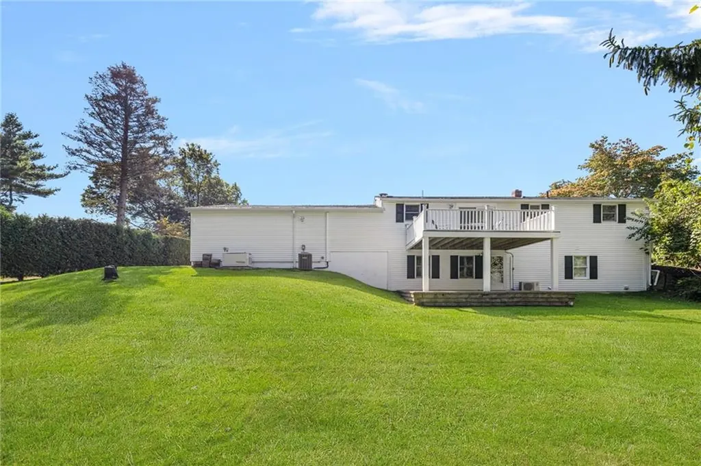 40 Quail Hollow Road Cranston RI 02920