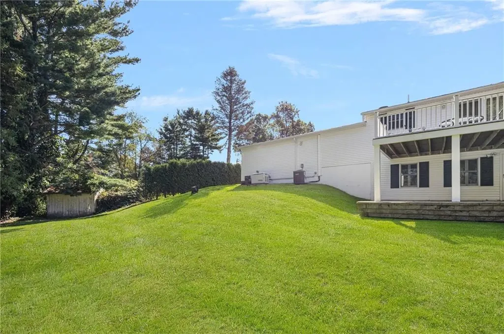 40 Quail Hollow Road Cranston RI 02920