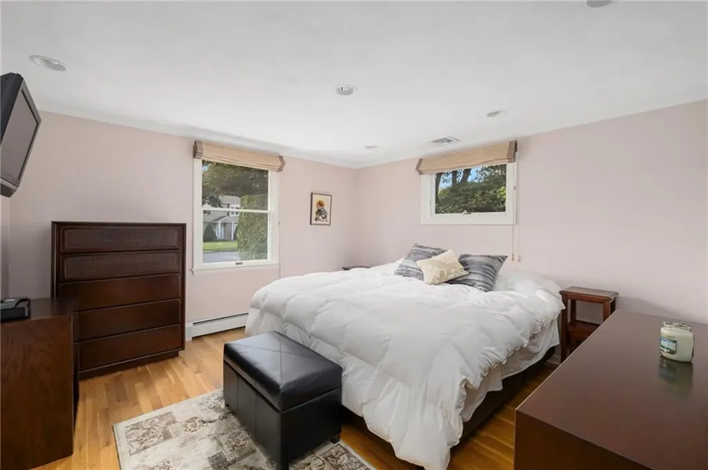 40 Quail Hollow Road Cranston RI 02920