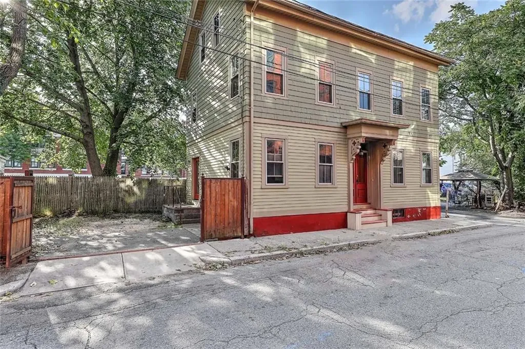 65 Grant Street Providence RI 02909