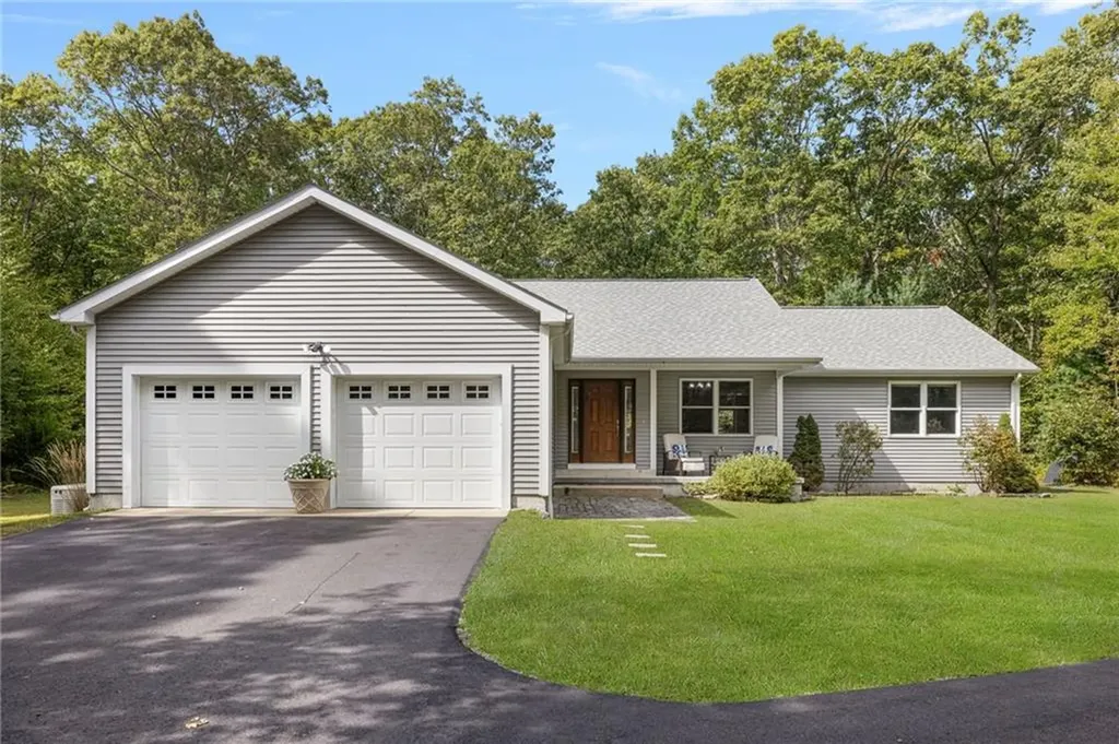 21 Boulder View Drive Scituate RI 02831