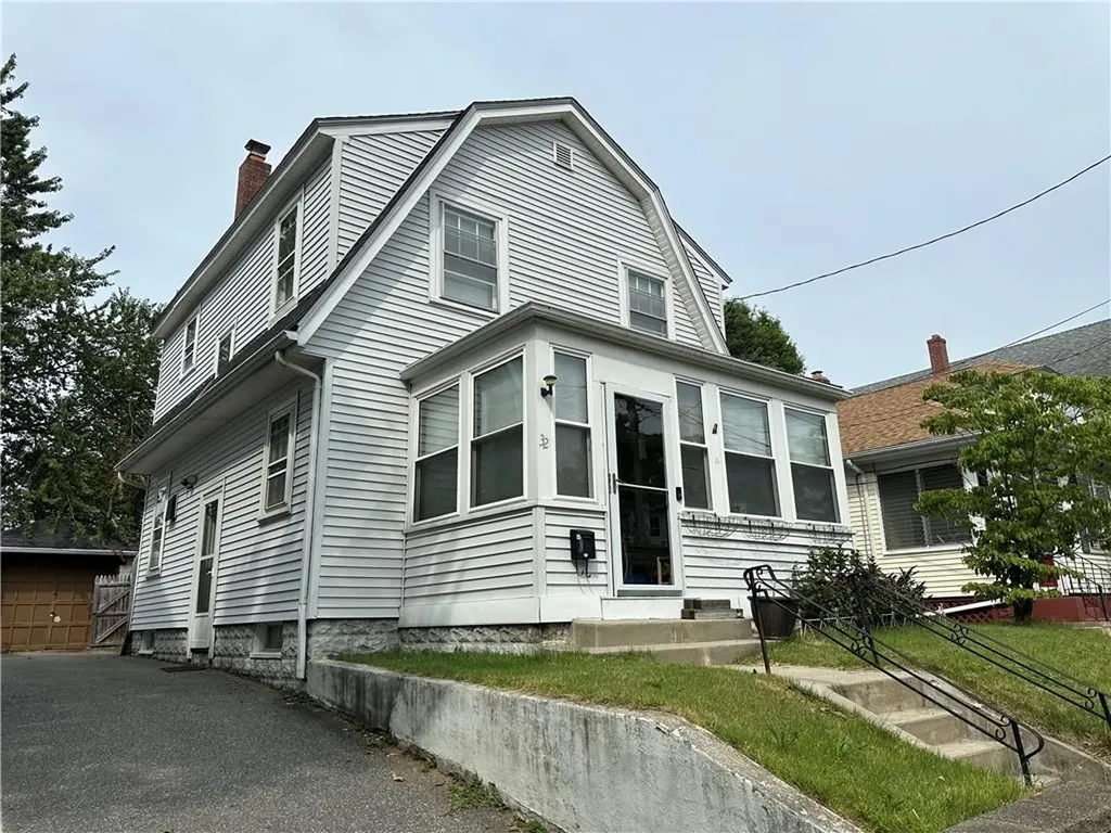 32 Stadden Street Providence RI 02907
