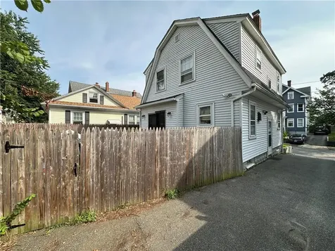 32 Stadden Street Providence RI 02907