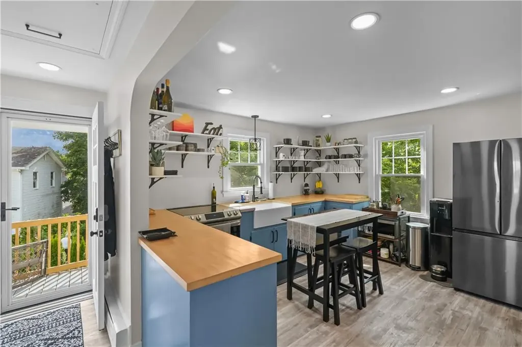 186 High Street Westerly RI 02891