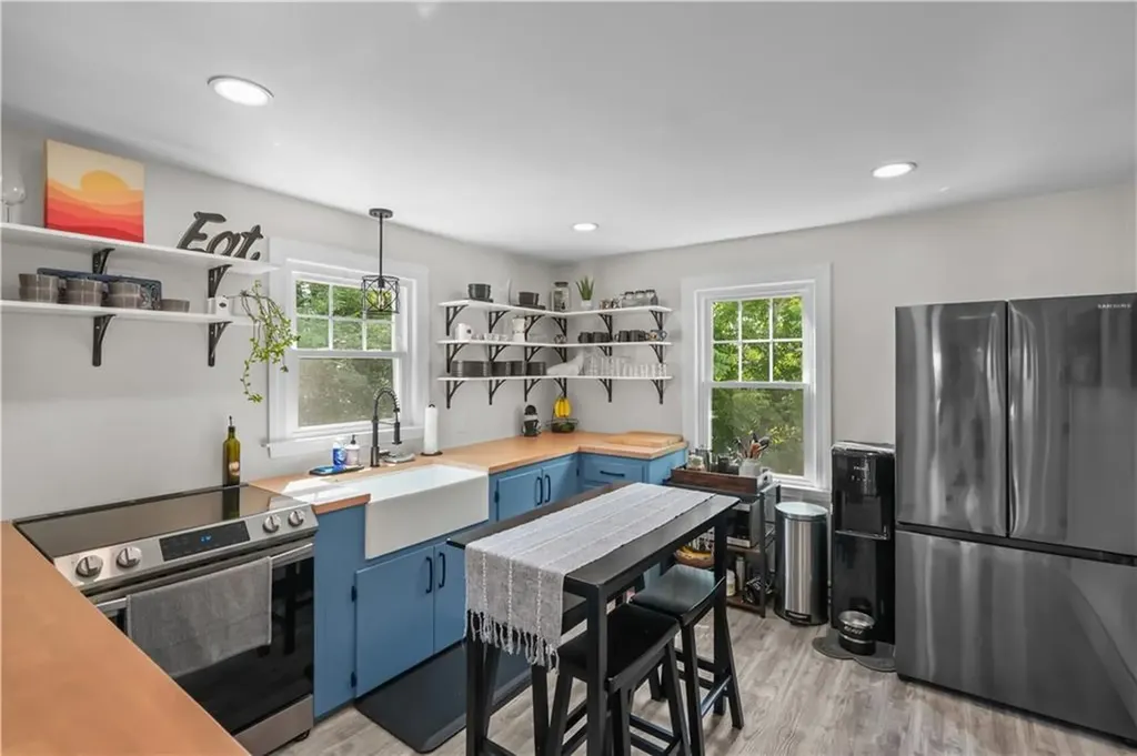 186 High Street Westerly RI 02891