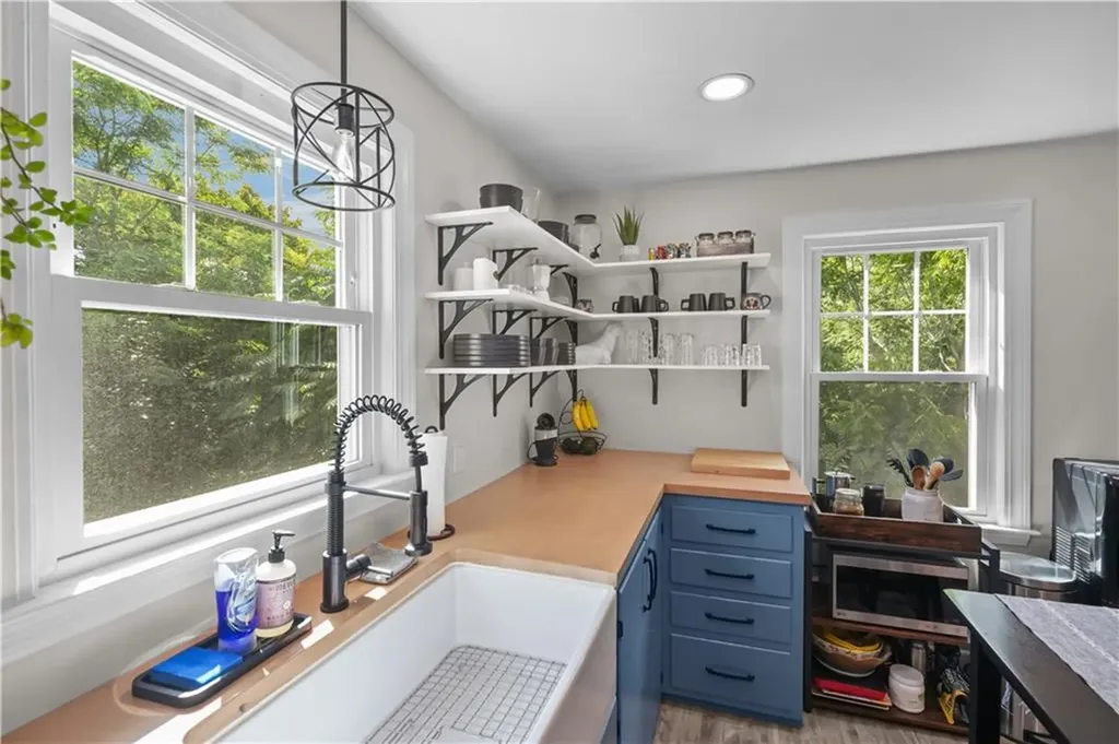 186 High Street Westerly RI 02891