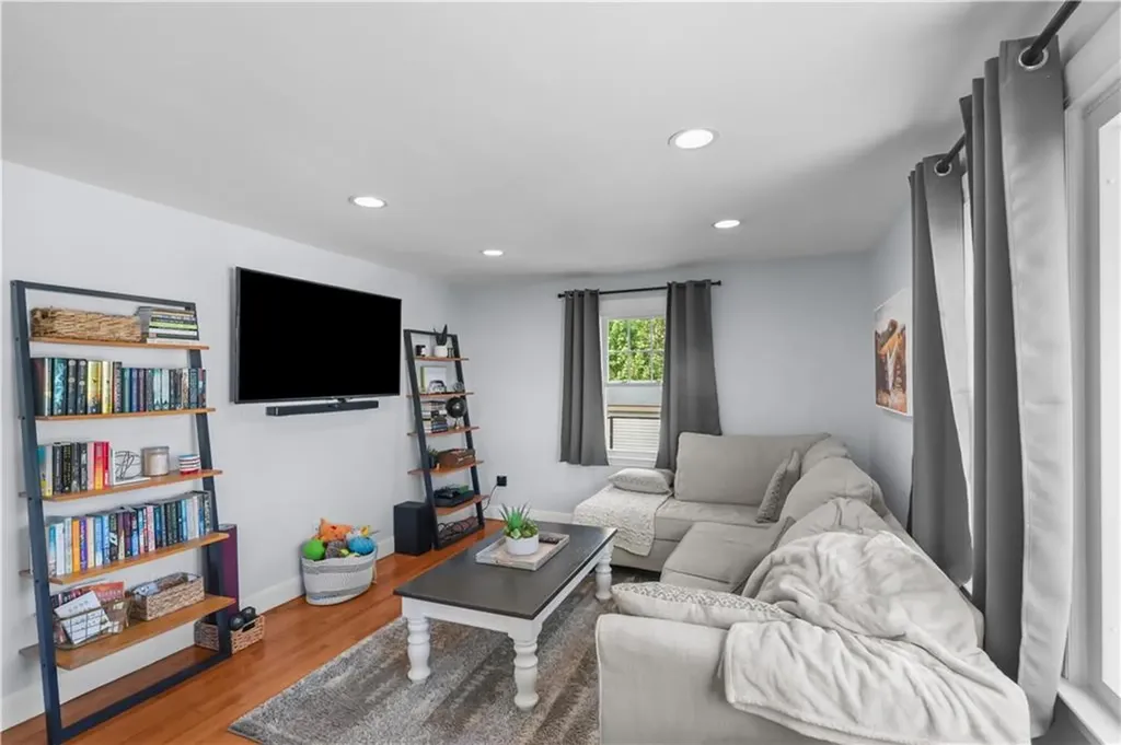 186 High Street Westerly RI 02891
