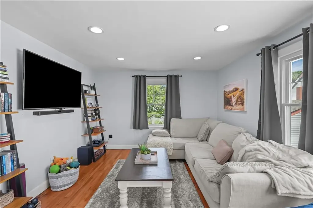 186 High Street Westerly RI 02891
