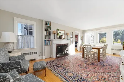 9 White Terrace Middletown RI 02842