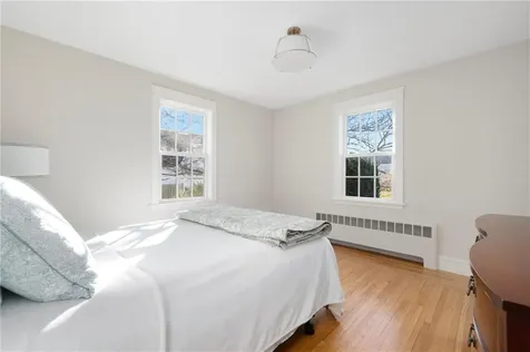 9 White Terrace Middletown RI 02842
